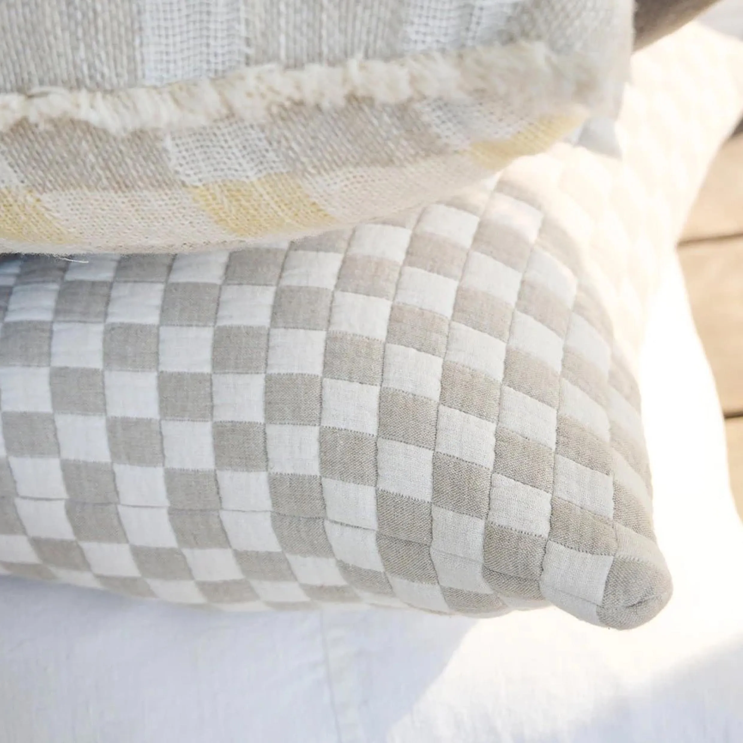 Gambit Cushion | White/Natural 50 x 50cm