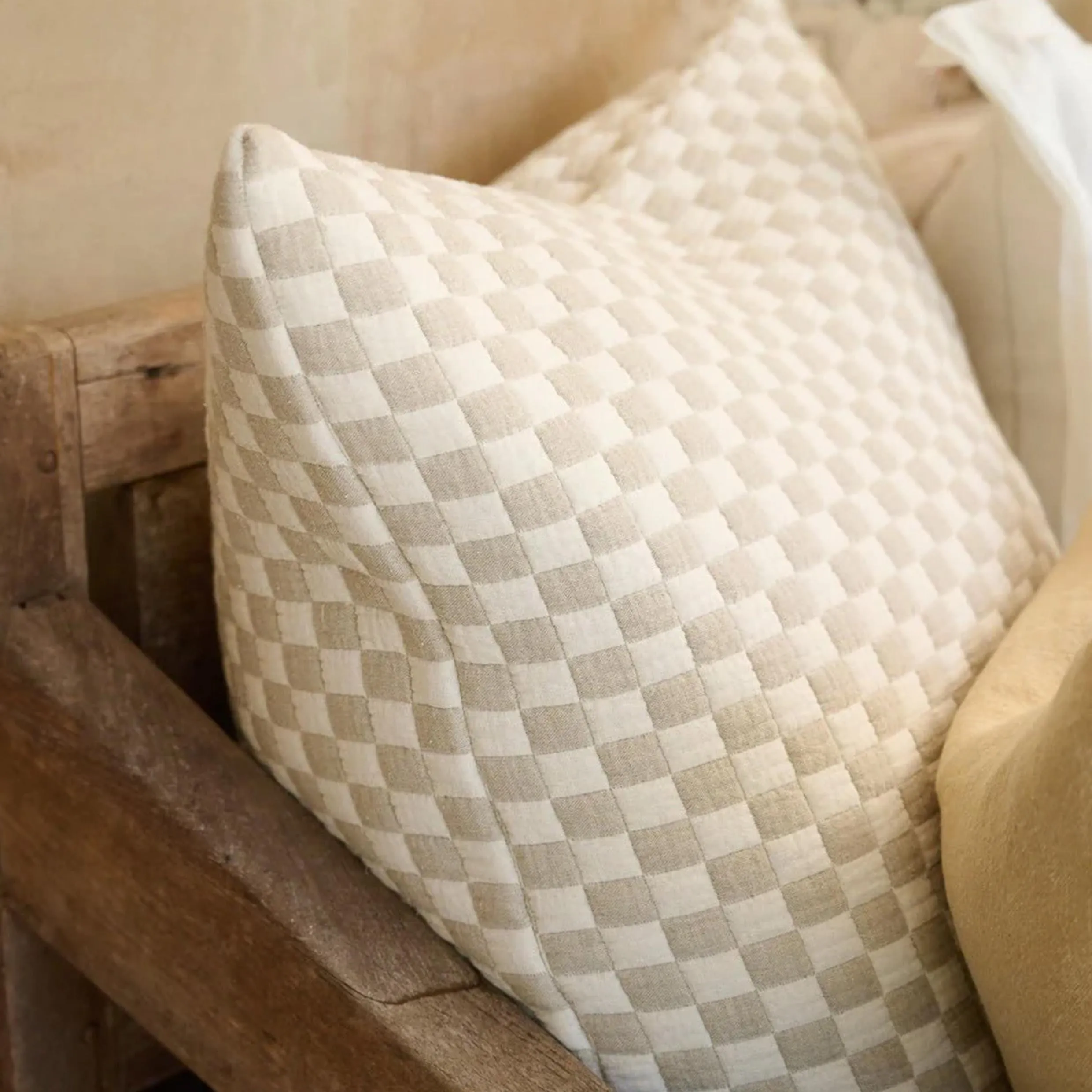 Gambit Cushion | White/Natural 50 x 50cm