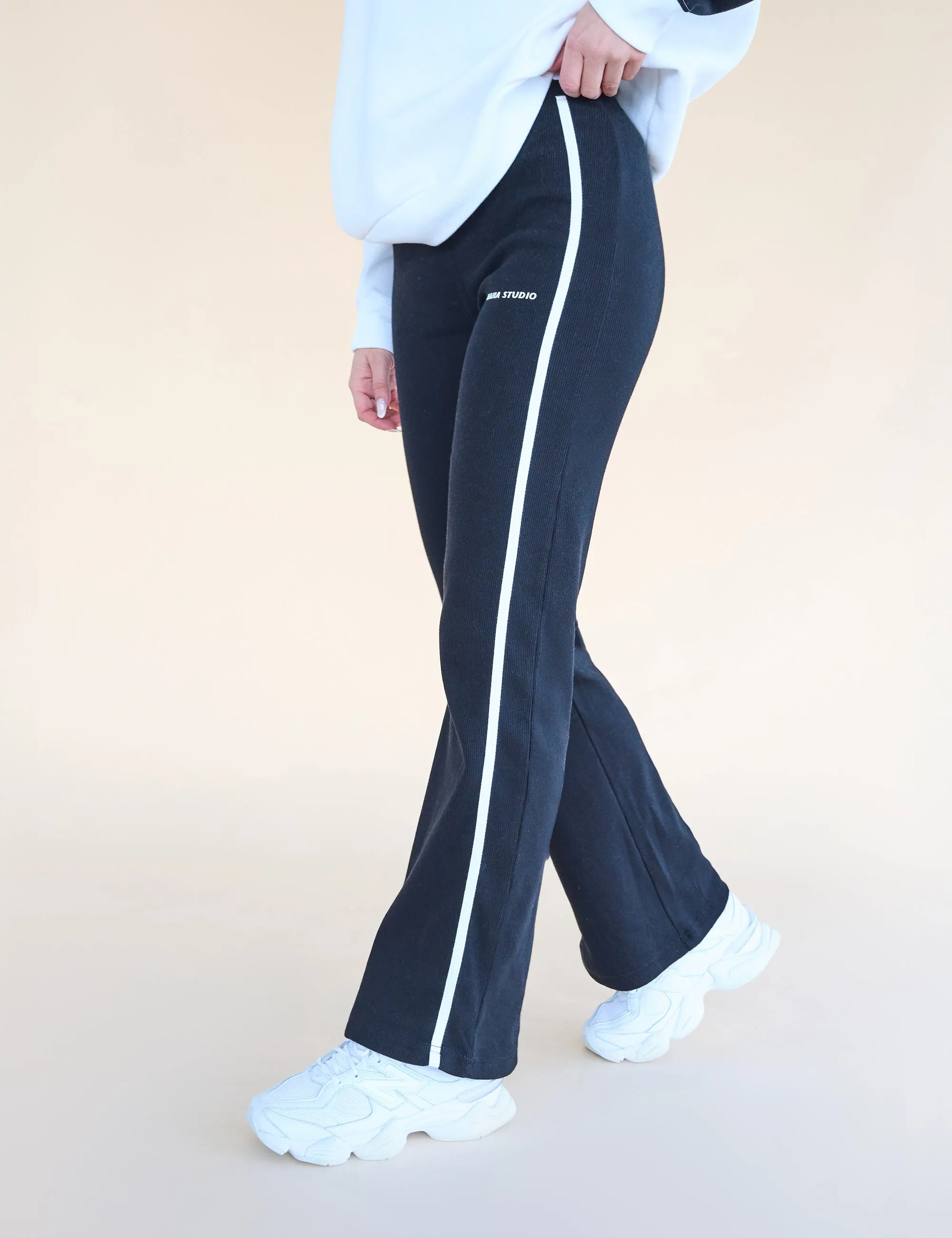 Kaiia Studio Piping Ribbed Wide Leg Leggings Black & White