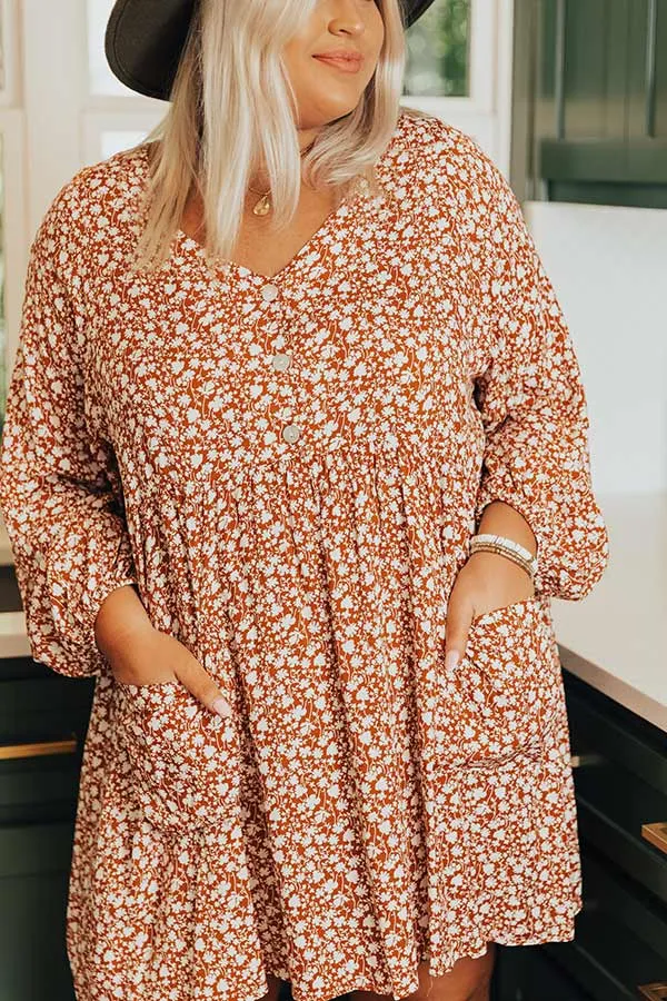 Keep Smiling Floral Shift Dress in Rust Curves