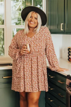 Keep Smiling Floral Shift Dress in Rust Curves